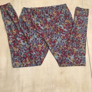 Lularoe leggings tall and curvy
